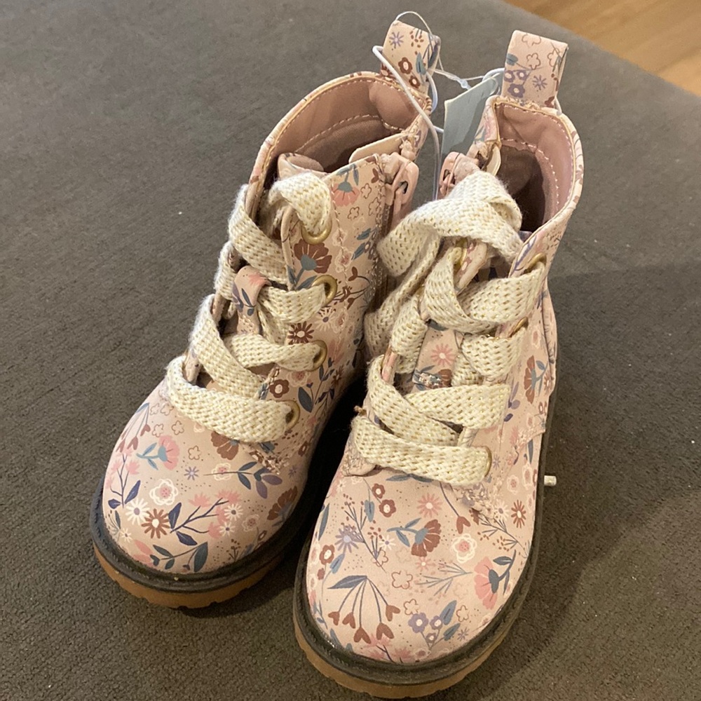Girls' Giovanna Floral Lace-Up Zipper Combat Boots - Cat & Jack - Picture 2 of 5